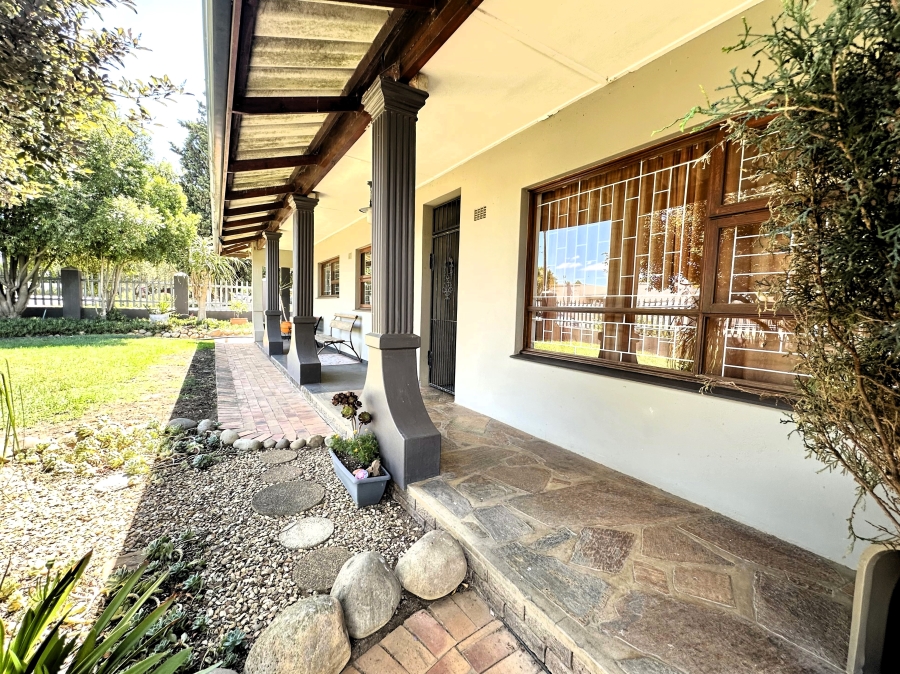 4 Bedroom Property for Sale in Panorama Western Cape